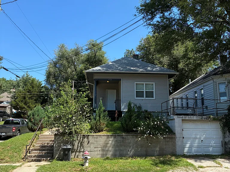 1701 Boyd St — Photo 1
