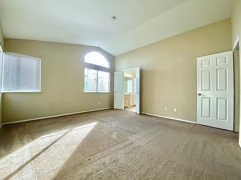8009 Dover Shores Ave — Photo 19