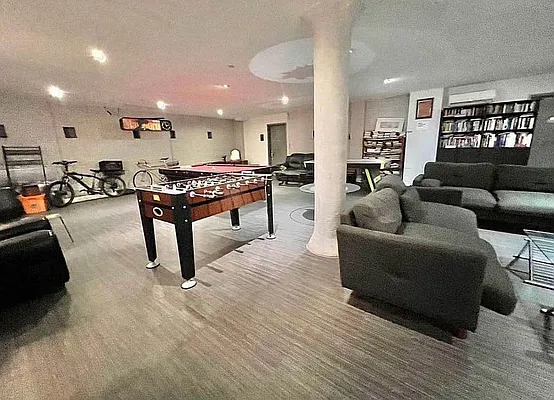 Rented by ERNY LLC | media 50