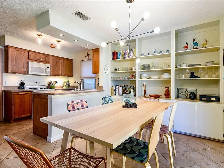12916 Pegasus St — Photo 3