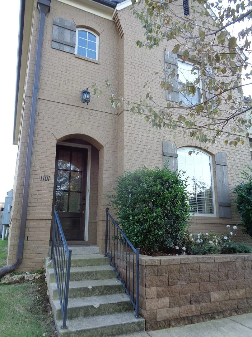 3BR/3.5BA For Rent — Photo 1
