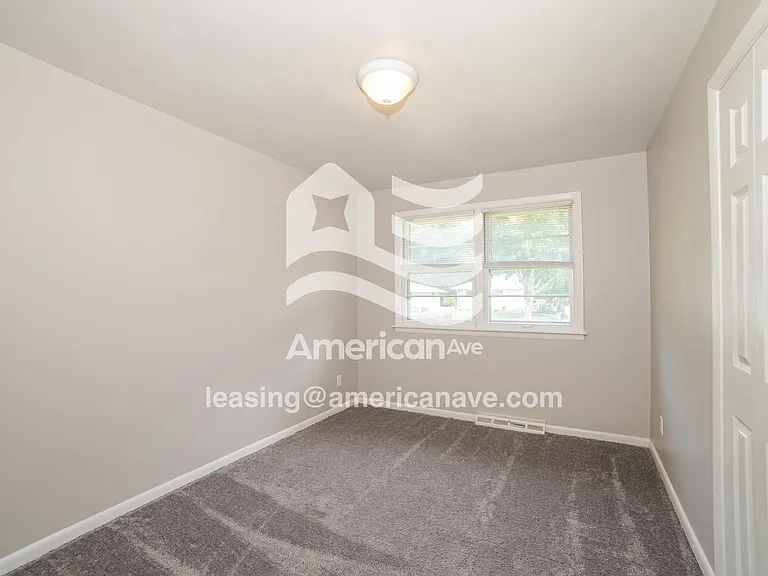 1269649_009_bedroom_13833250.jpg