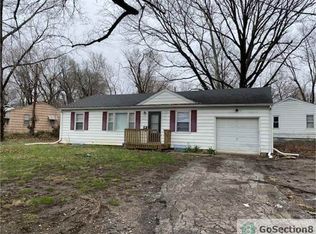 9915 Hillcrest Rd, Kansas City, MO 64134