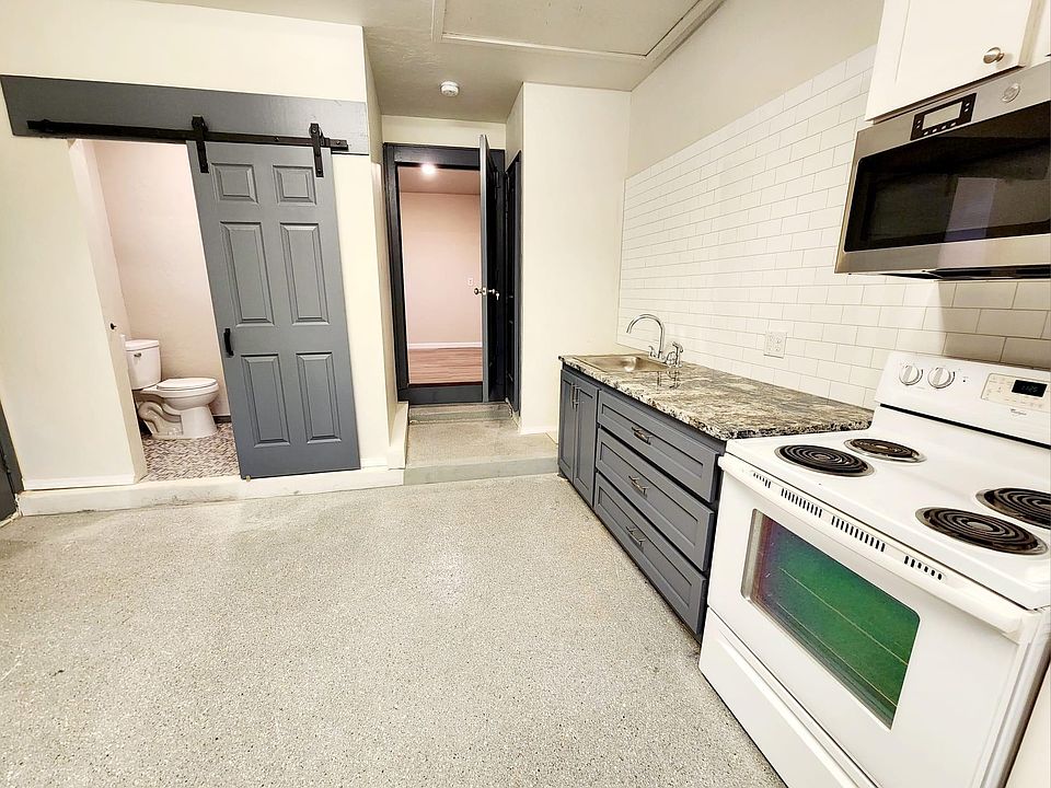 1st image of 103 SW 50th St #2