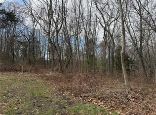 21R Nichols Ln, Westerly, RI 02891