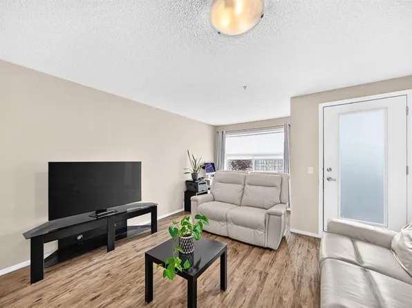 700 W Willowbrook Rd NW #2133, Airdrie, AB T4B 0L5