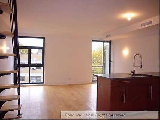 Sold by Bond New York | media 2