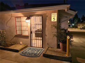 843 W Walnut Ave, Monrovia, CA