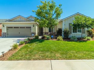 149 W Lilac Ave, Reedley, CA 93654