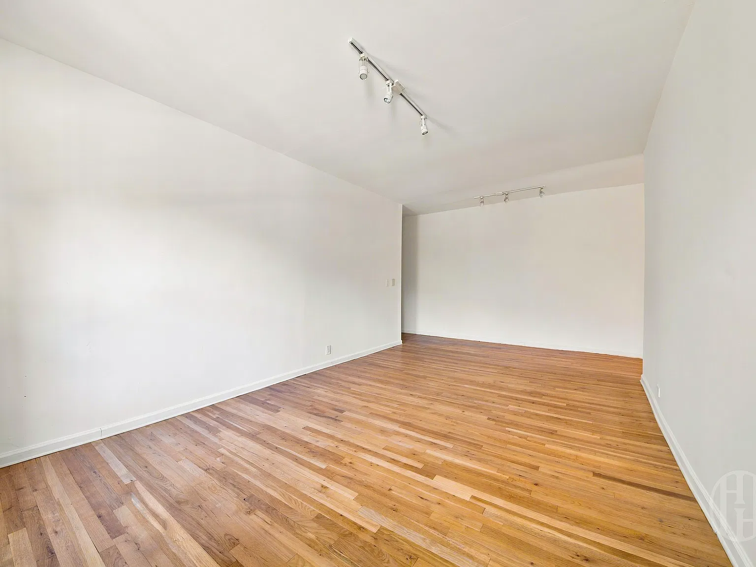 305 Ocean Avenue — Photo 3