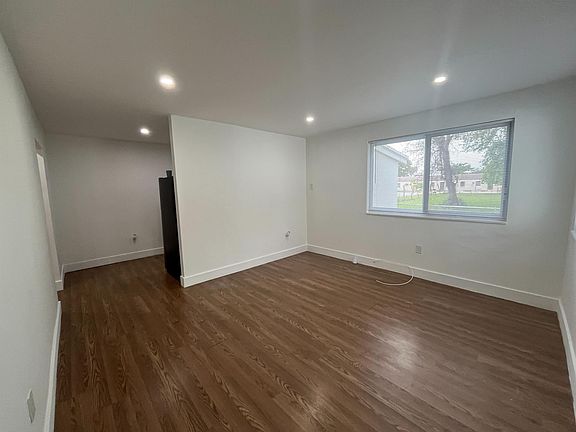 2nd image of 435 Ali Baba Ave #4