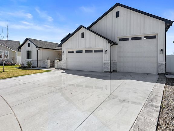 2nd image of 4045 Whistling Heights Way