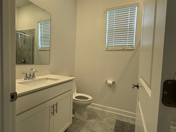 5th image of 5011 Barnet Dr #1