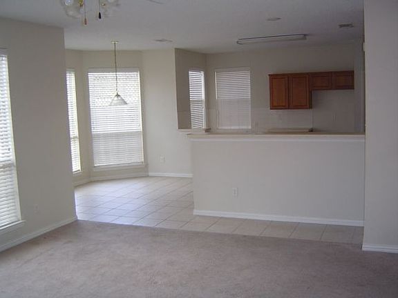 5th image of 4556 Marguerite Ln