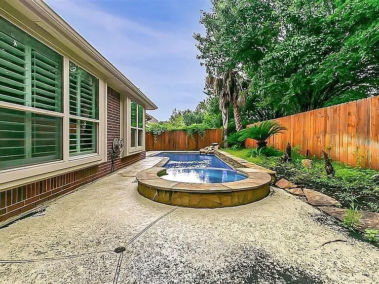 5823 Centennial Glen Dr — Photo 32