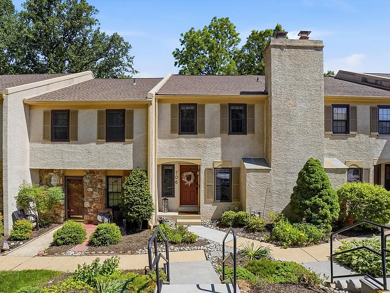 Charming townhome with updated landscaping