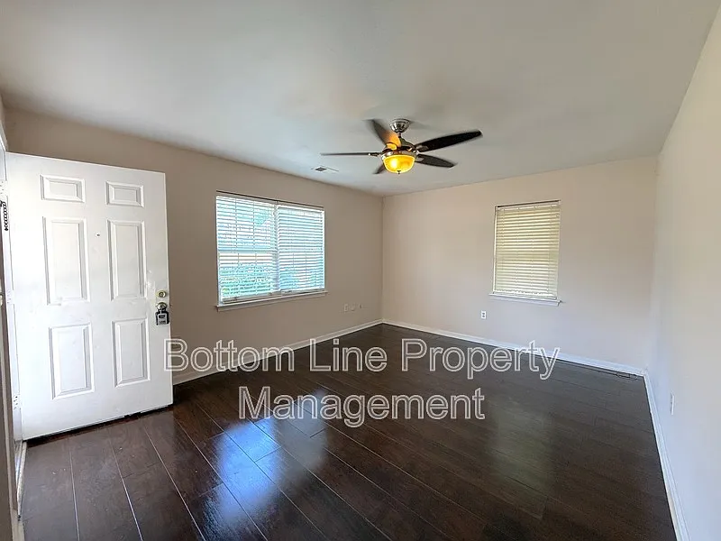 4 bed, 2.0 bath, 1288 sqft, $1,850 — Photo 3