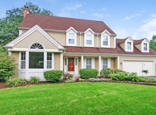 1920 Dorset Dr, Wheaton, IL