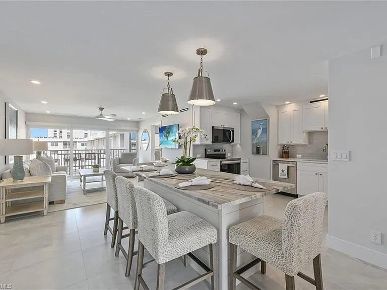 3443 Gulf Shore Blvd N #813 — Photo 9