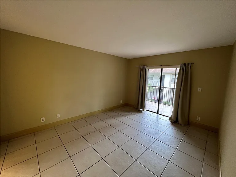 1240 S Military Trl #1121 — Photo 17