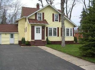 400 Muegel Rd, East Amherst, NY 14051