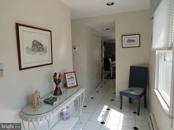 3rd image of 109 E 22nd St Floor 1