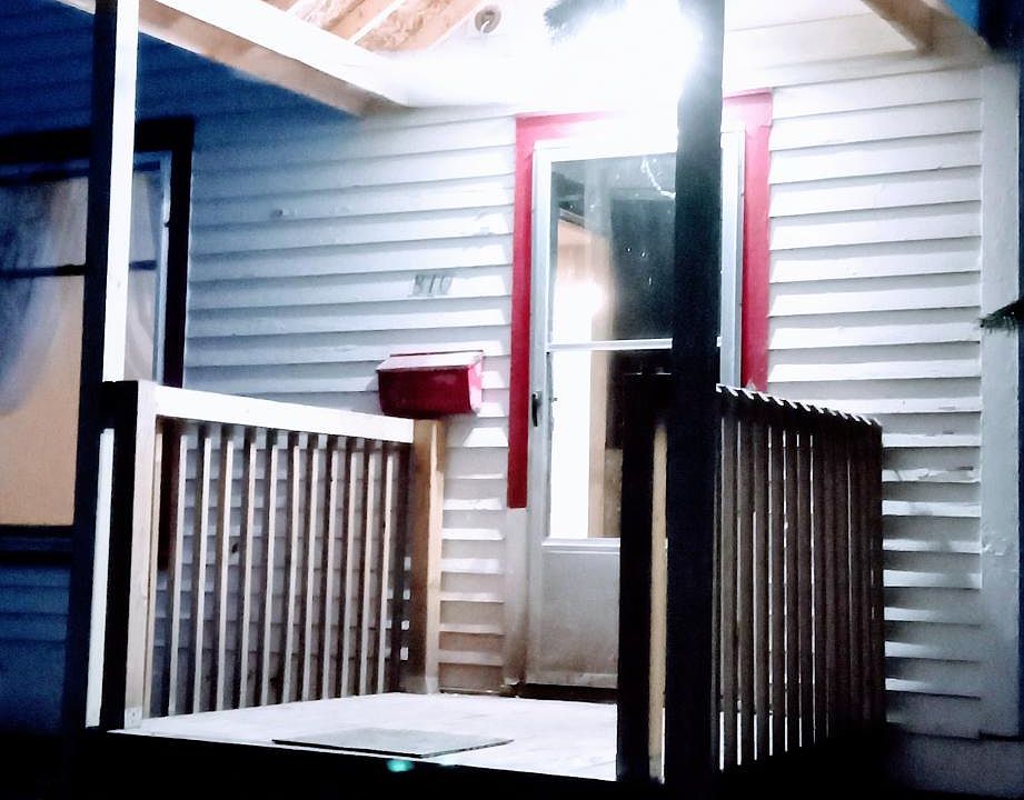 810 E Spruce St, Sault Sainte Marie, MI 49783 Zillow