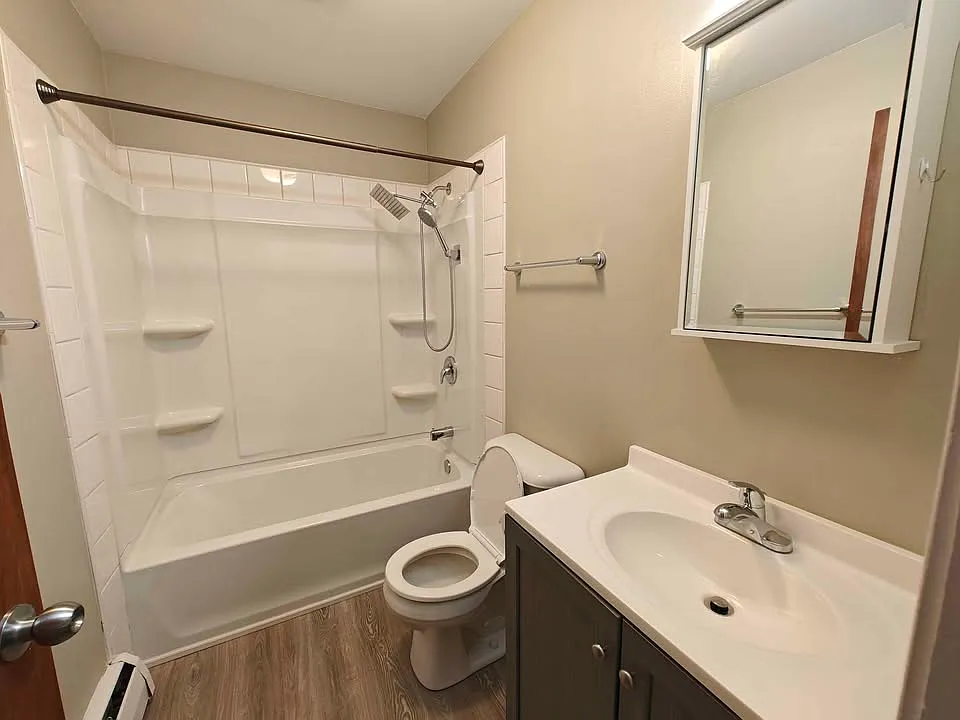 2 bed, 800 sqft, $875 — Photo 4