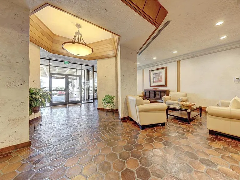 400 Island Way #308 — Photo 30