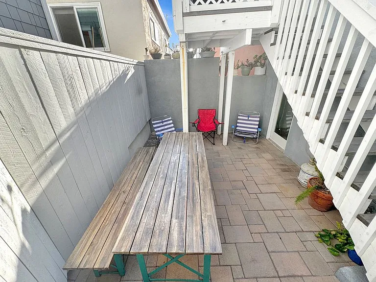 200 Gull St #B — Photo 17