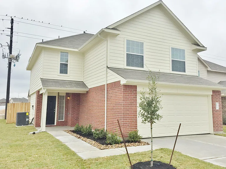 18934 Venito Dr — Photo 1