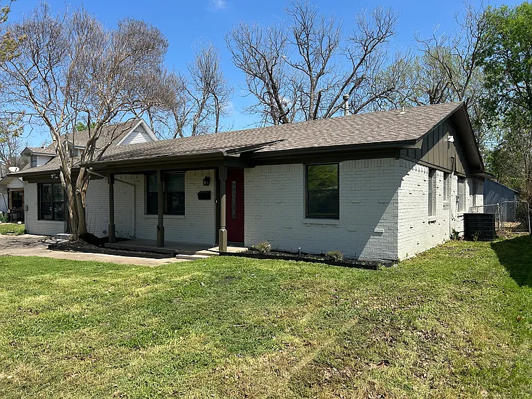 220 N Bernice Dr — Photo 27