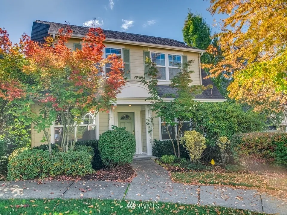 1938 NE Killian Ln
