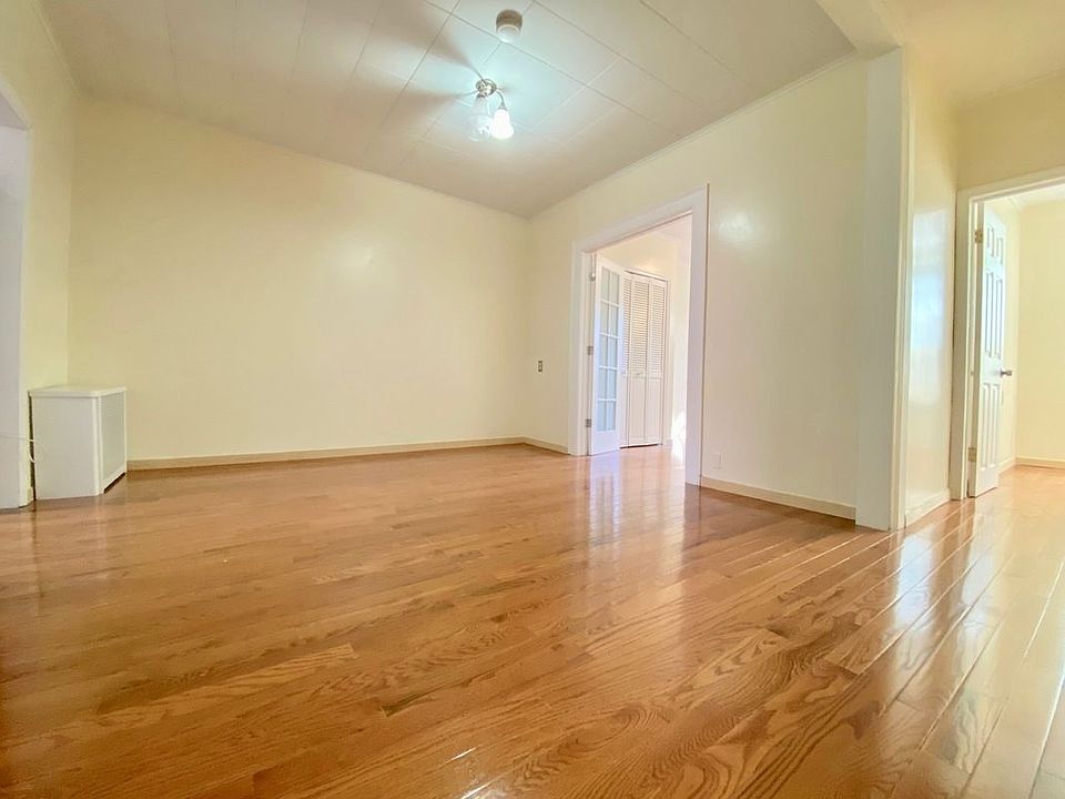 2nd image of 466A 7th Ave #2