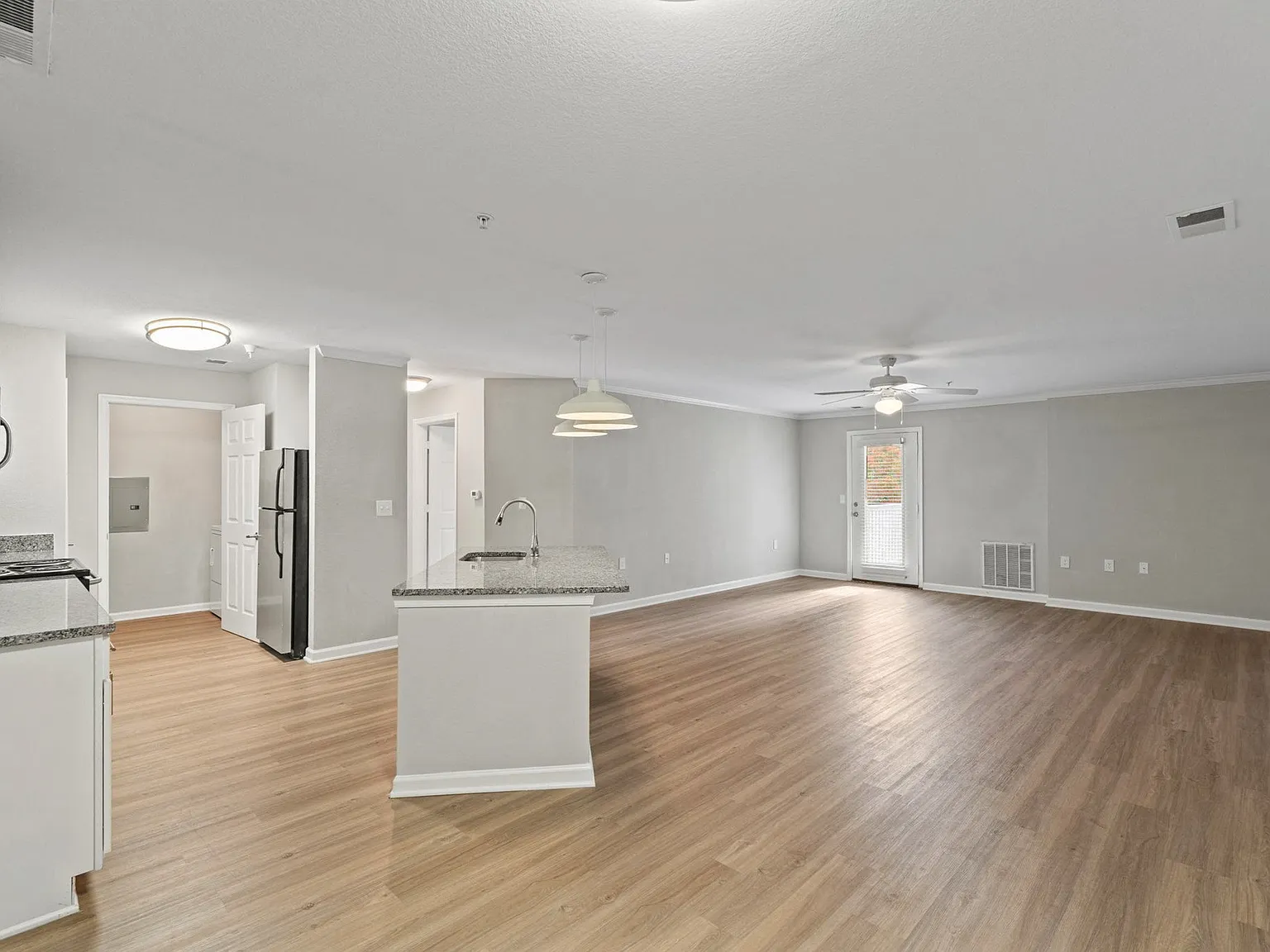 SomerHill Farms Apartments — Photo 4
