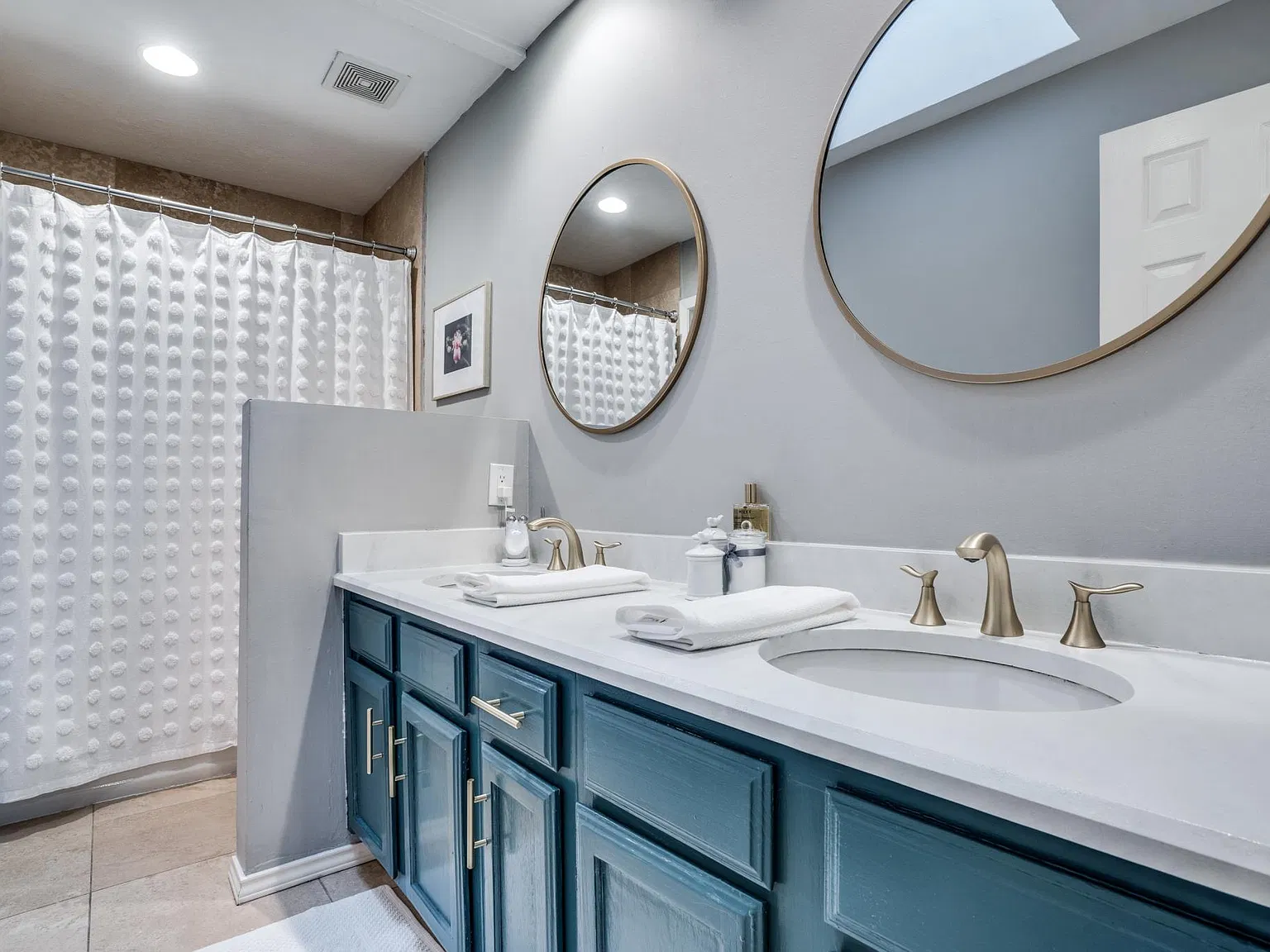 2 bed, 1.5 bath, 1080 sqft, $3,100 — Photo 2