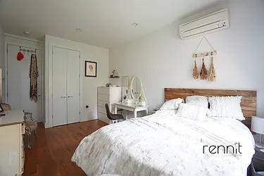 Rented by Rennit Inc.