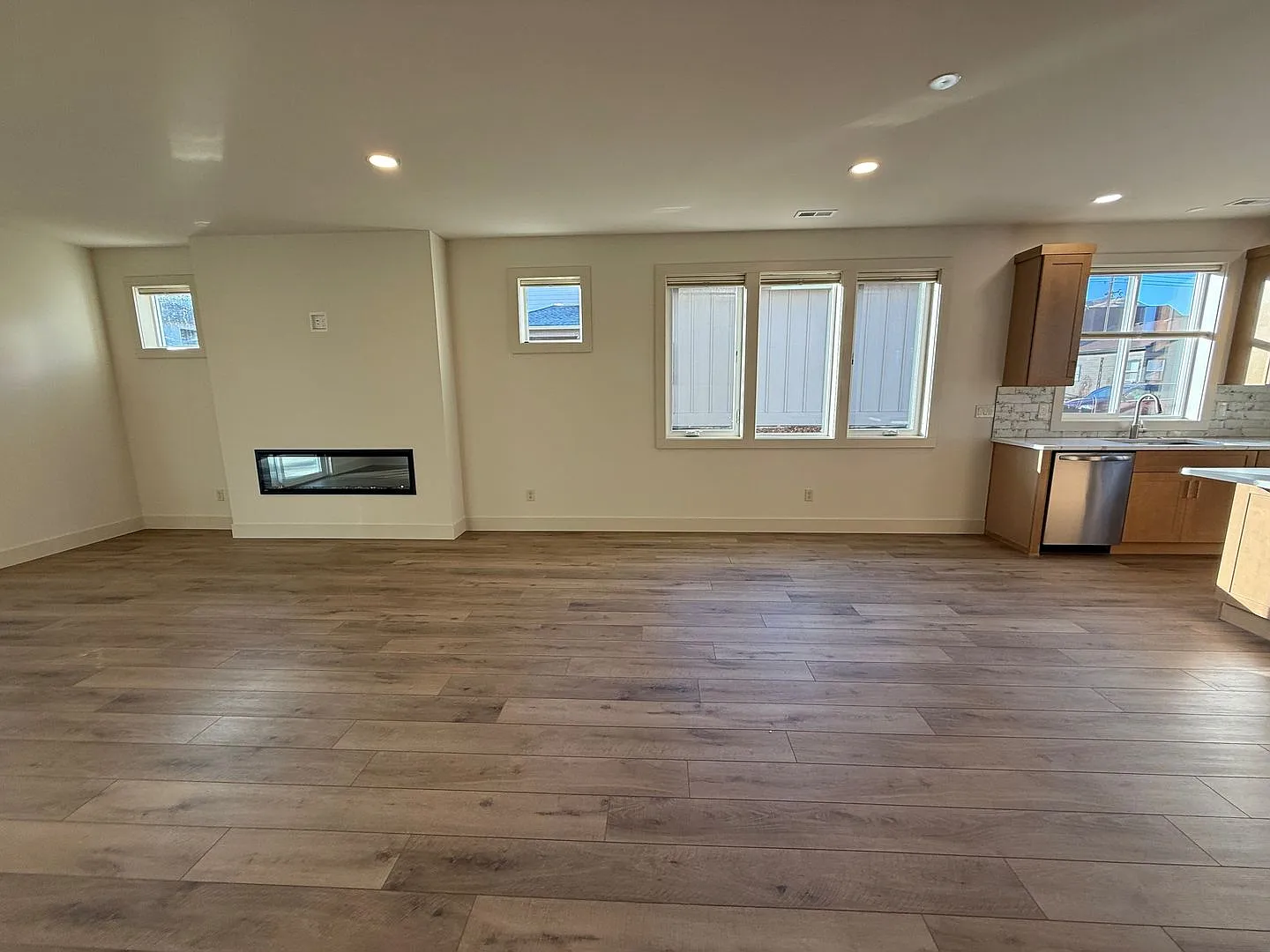 Now renting brand-new 3 bedroom, one Study/Den, 2.5 bathroom House — Photo 4