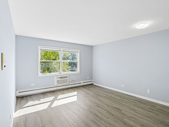 4th image of 390 Executive Dr APT 307