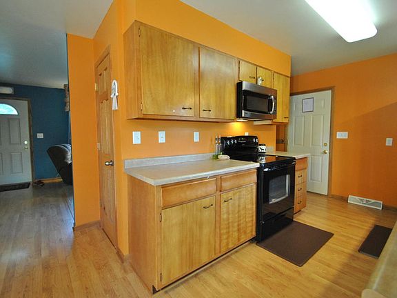 2nd image of 306 E 8 1/2 St