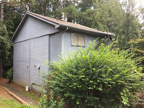 3rd image of 689 Garden Walk Dr