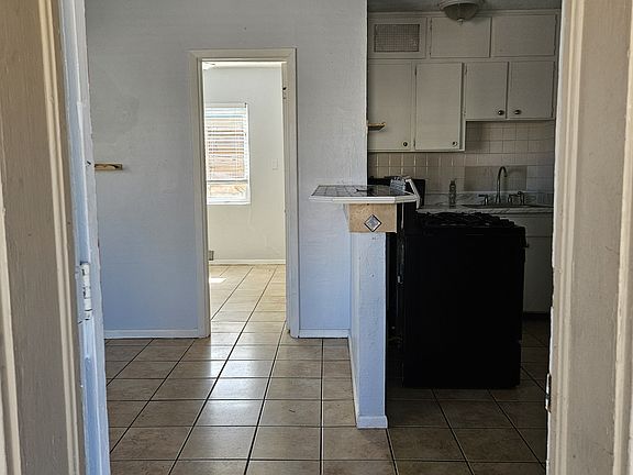 2nd image of 221 Condict Dr #2