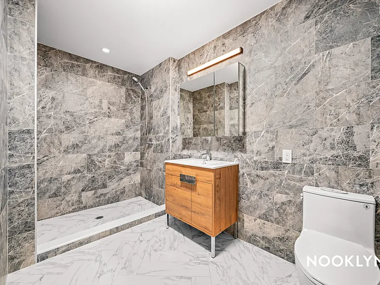 45 Lenox Rd #4D — Photo 10