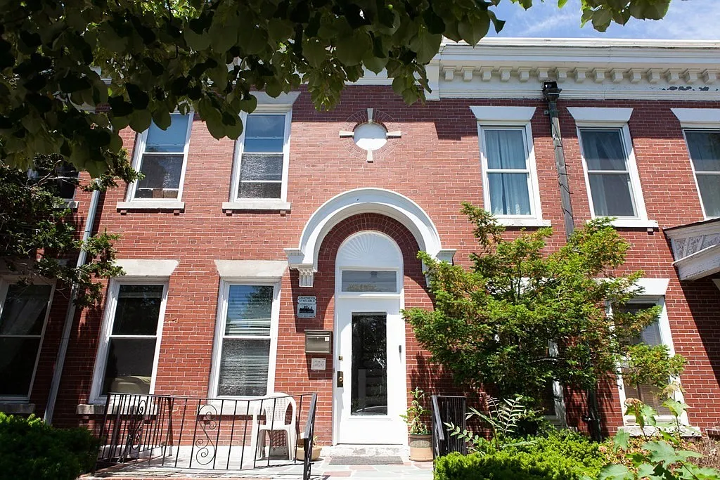1743 Commonwealth Ave - 1 — Photo 1