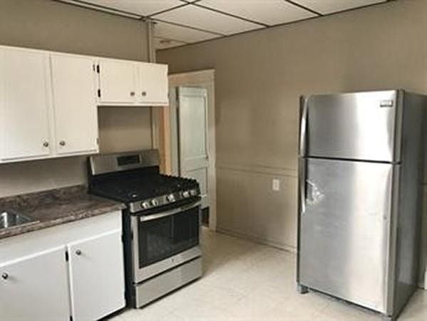 1st image of 27 Essex St #1