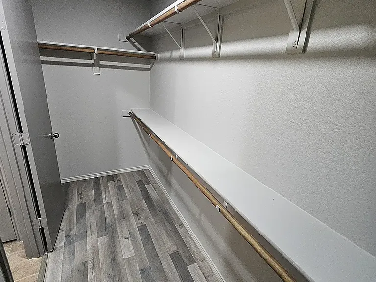 1401 Niagara Falls Ct — Photo 13