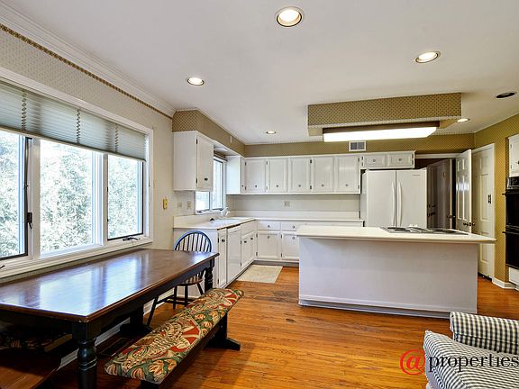 Kitchen / Breakfast Room