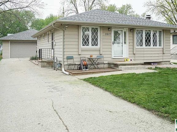 2nd image of 2817 S Coral St