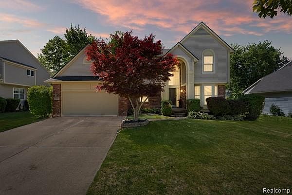 1st image of 8363 Sherwood Dr