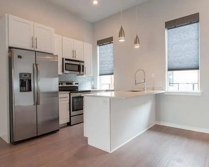 4304 Cresson St — Photo 3